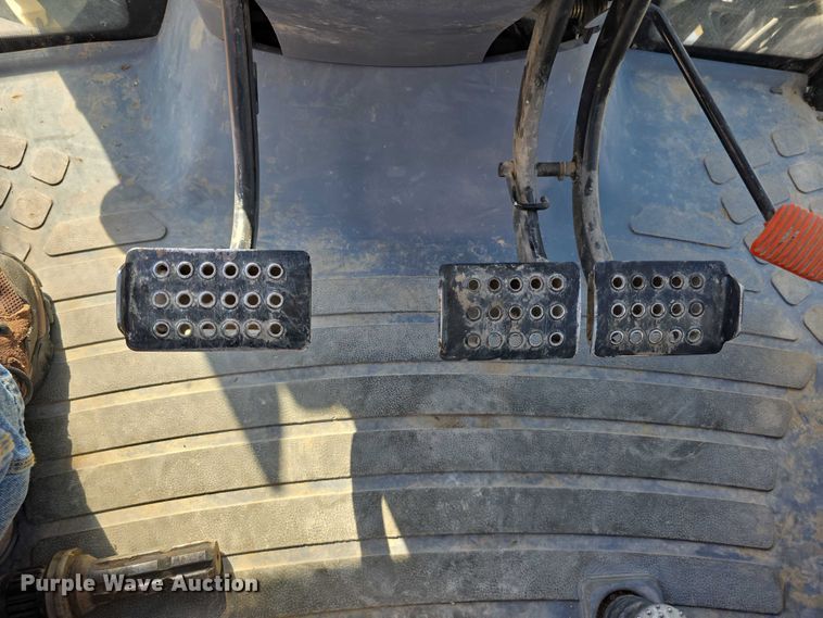 image for item FI0596 2007 New Holland TD95D MFWD tractor