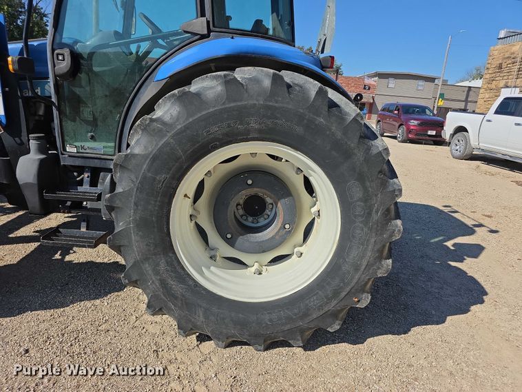 image for item FI0596 2007 New Holland TD95D MFWD tractor