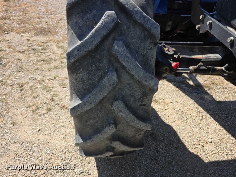 image for item FI0596 2007 New Holland TD95D MFWD tractor