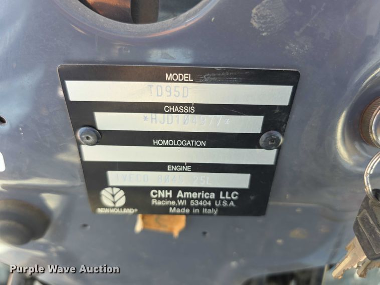 image for item FI0596 2007 New Holland TD95D MFWD tractor