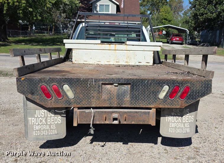 image for item FI0598 2006 Chevrolet flatbed pickup truck