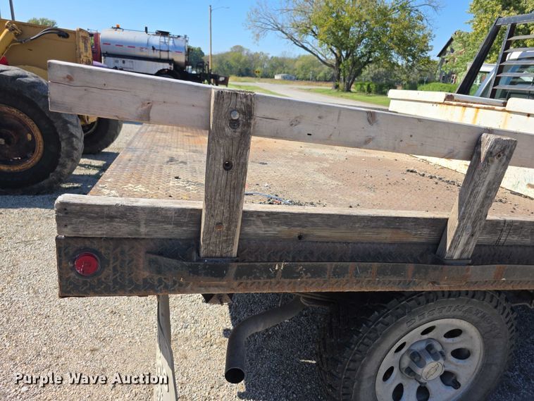 image for item FI0598 2006 Chevrolet flatbed pickup truck