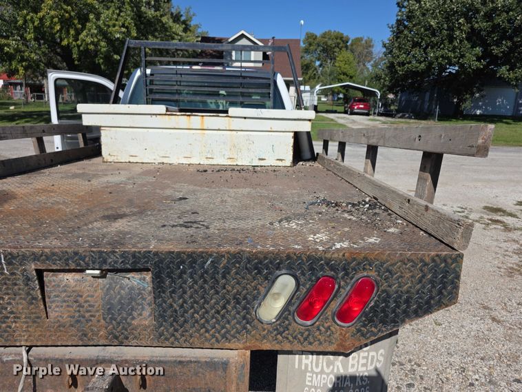 image for item FI0598 2006 Chevrolet flatbed pickup truck