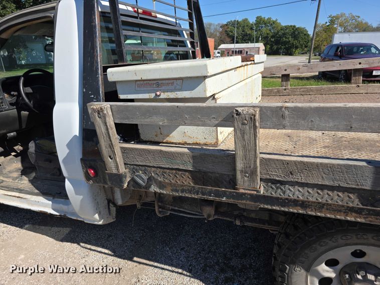 image for item FI0598 2006 Chevrolet flatbed pickup truck