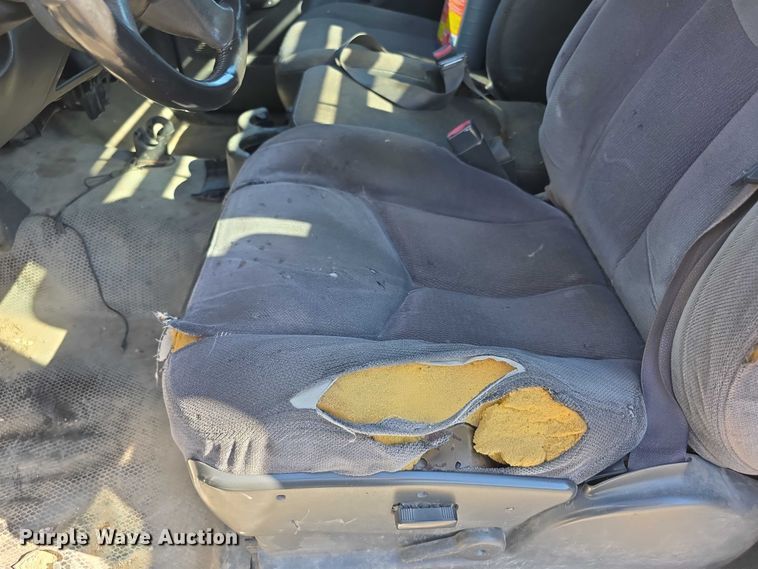 image for item FI0598 2006 Chevrolet flatbed pickup truck