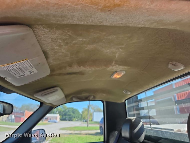 image for item FI0598 2006 Chevrolet flatbed pickup truck