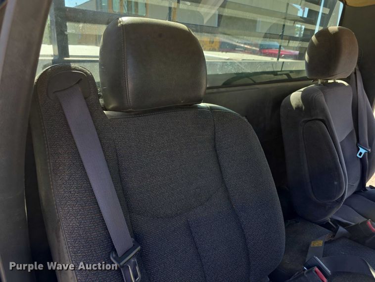 image for item FI0598 2006 Chevrolet flatbed pickup truck