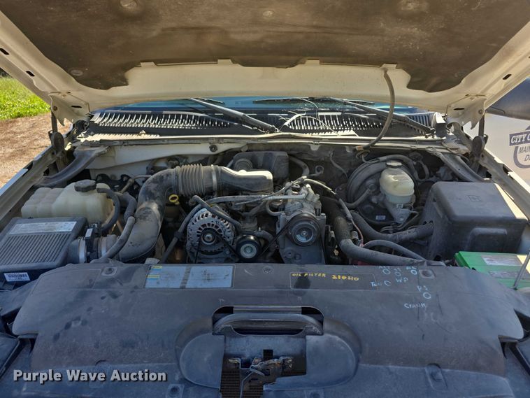 image for item FI0598 2006 Chevrolet flatbed pickup truck