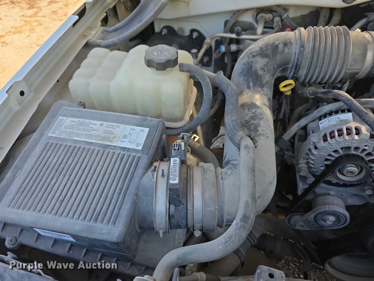 image for item FI0598 2006 Chevrolet flatbed pickup truck