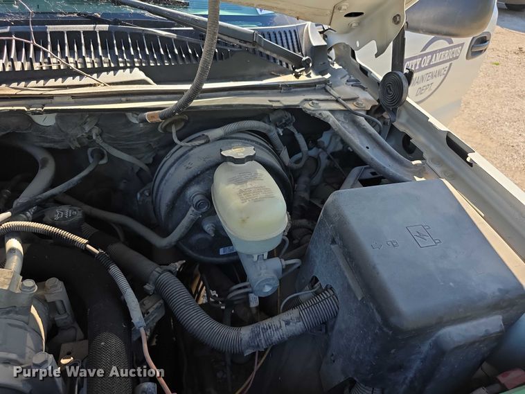 image for item FI0598 2006 Chevrolet flatbed pickup truck