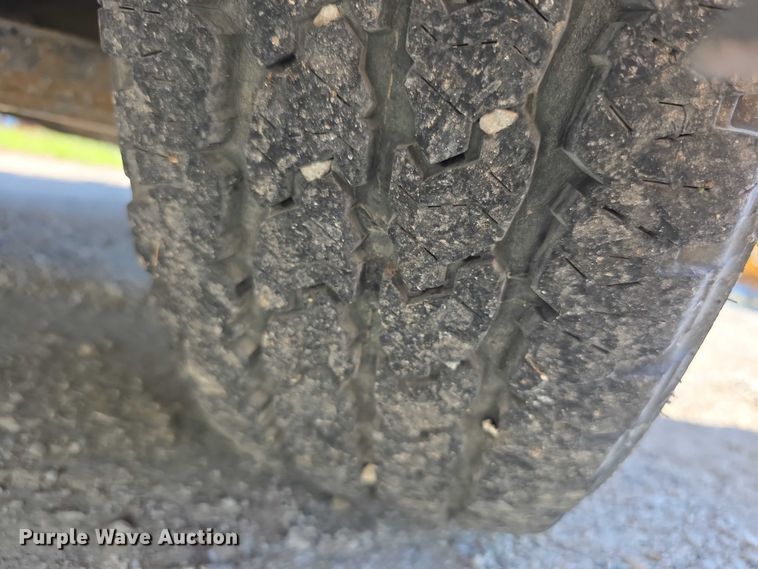 image for item FI0598 2006 Chevrolet flatbed pickup truck