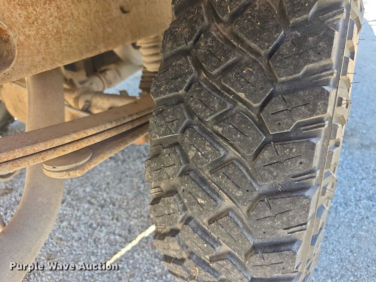 image for item FI0598 2006 Chevrolet flatbed pickup truck