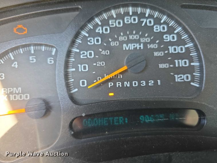 image for item FI0598 2006 Chevrolet flatbed pickup truck