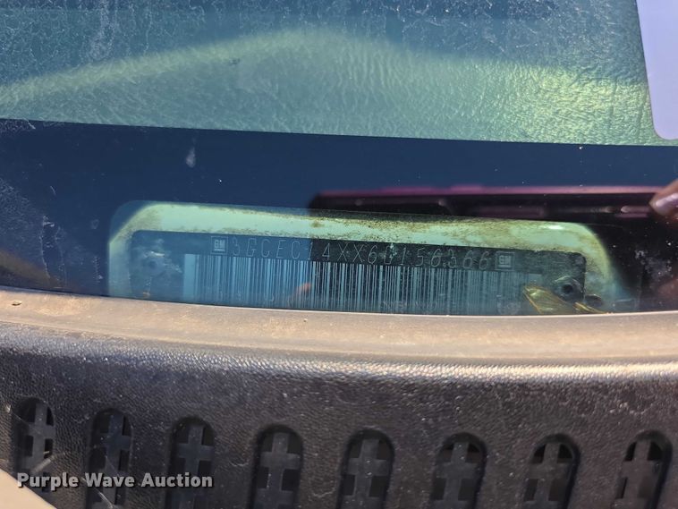 image for item FI0598 2006 Chevrolet flatbed pickup truck