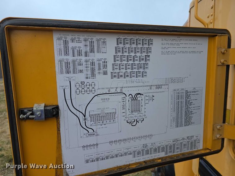 image for item FI0599 2006 IC CE300 school bus