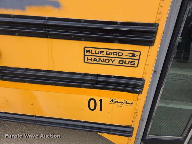 image for item FI0611 2002 Chevrolet Express G3500 school bus