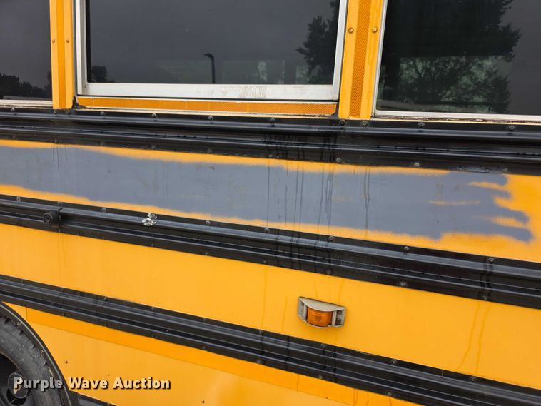 image for item FI0611 2002 Chevrolet Express G3500 school bus