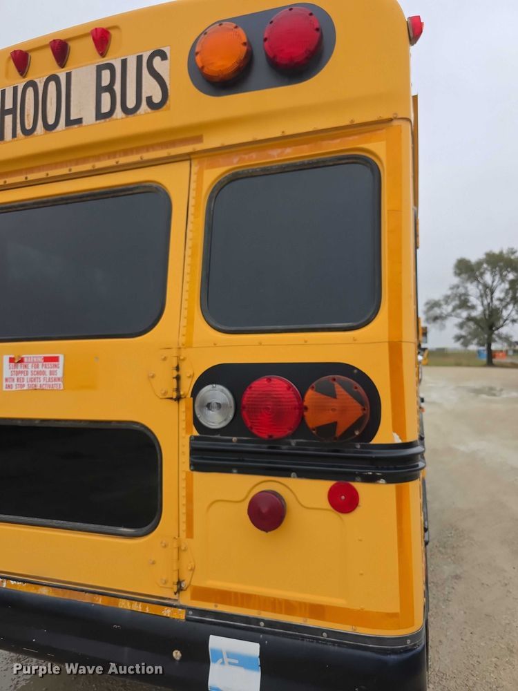 image for item FI0611 2002 Chevrolet Express G3500 school bus