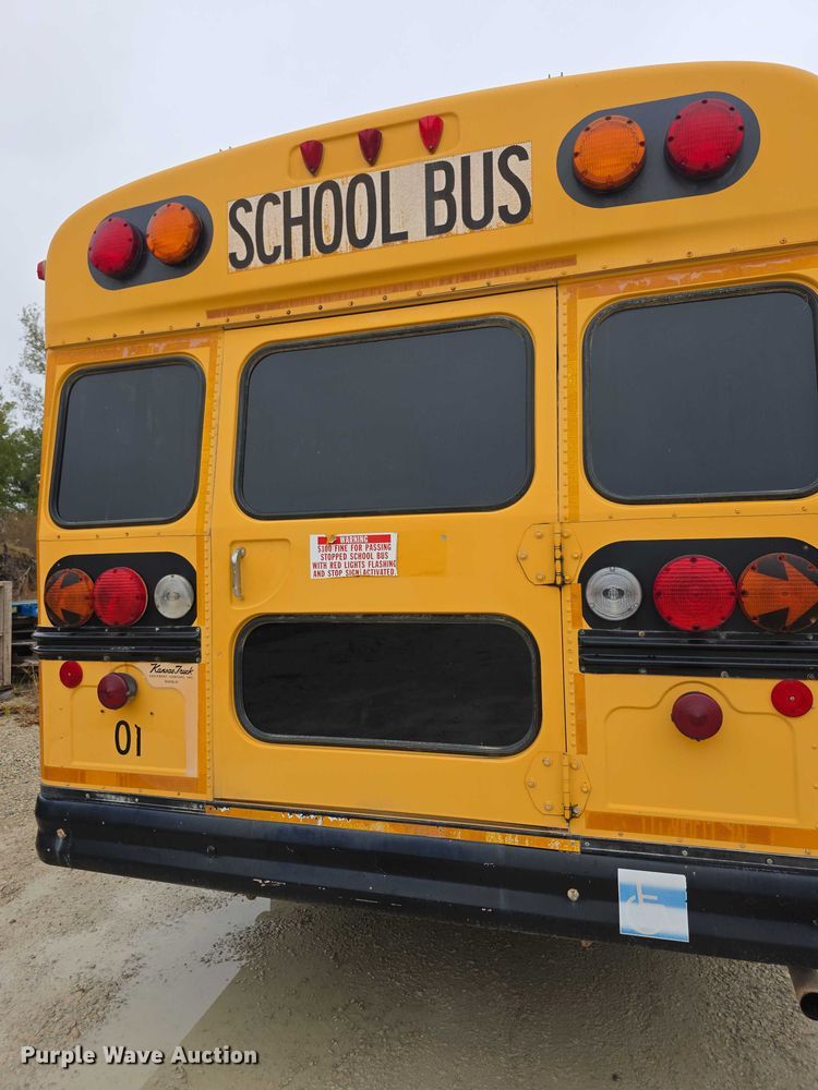 image for item FI0611 2002 Chevrolet Express G3500 school bus