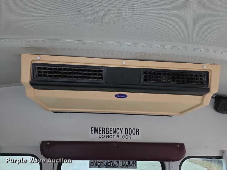 image for item FI0611 2002 Chevrolet Express G3500 school bus