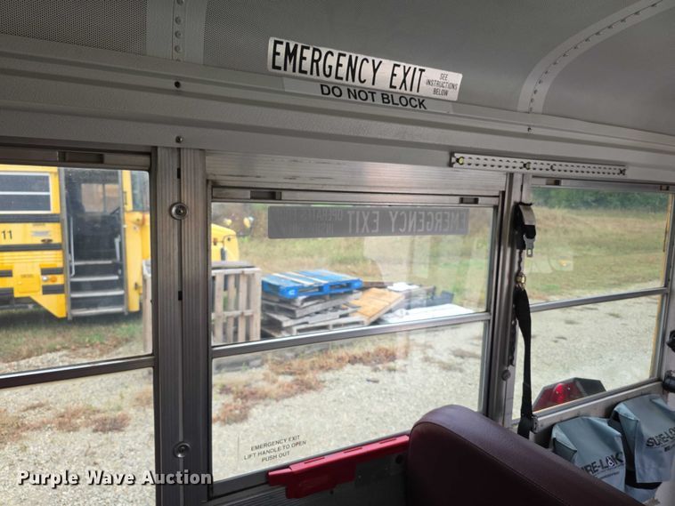 image for item FI0611 2002 Chevrolet Express G3500 school bus