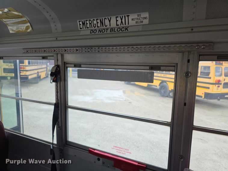 image for item FI0611 2002 Chevrolet Express G3500 school bus