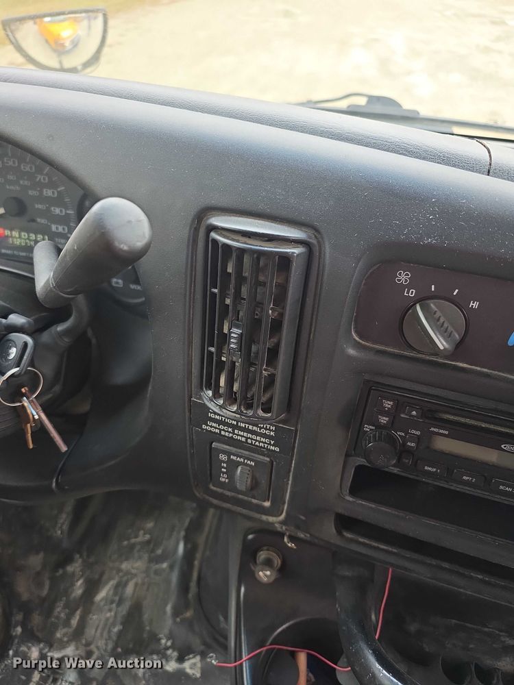 image for item FI0611 2002 Chevrolet Express G3500 school bus