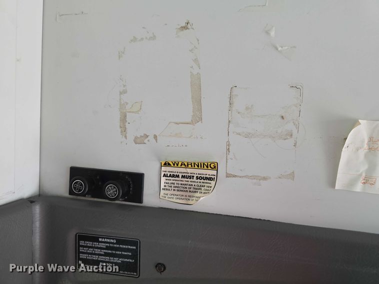 image for item FI0611 2002 Chevrolet Express G3500 school bus