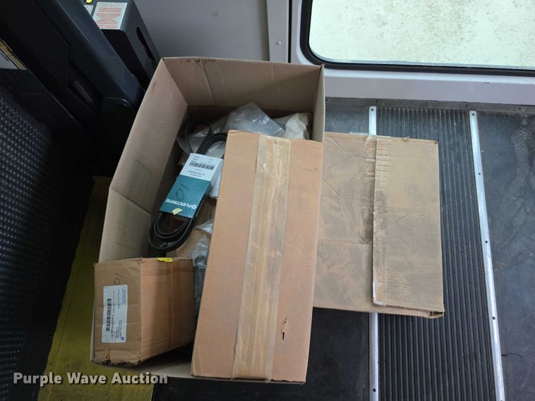 image for item FI0611 2002 Chevrolet Express G3500 school bus