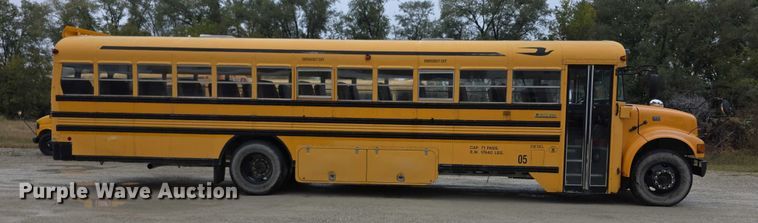 image for item FI0612 2003 International 3800 school bus