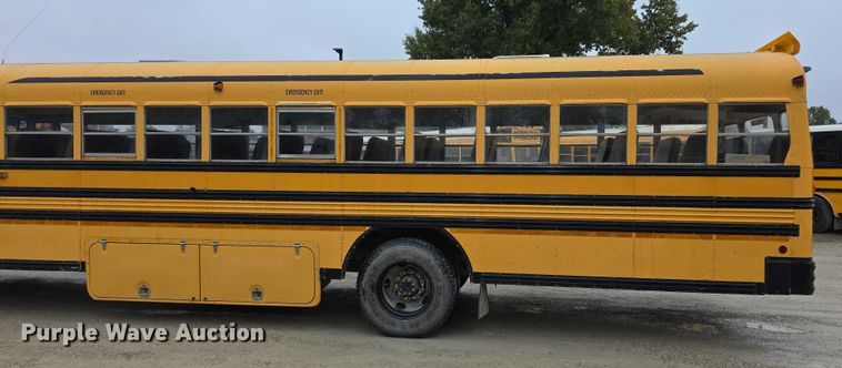 image for item FI0612 2003 International 3800 school bus