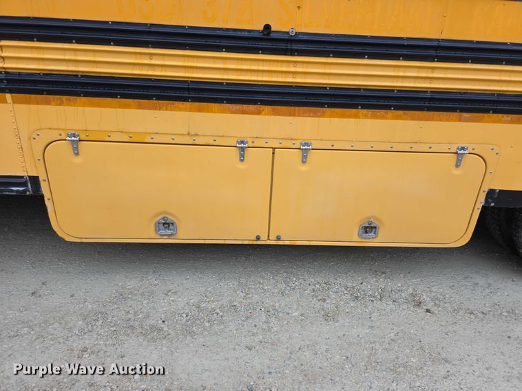 image for item FI0612 2003 International 3800 school bus