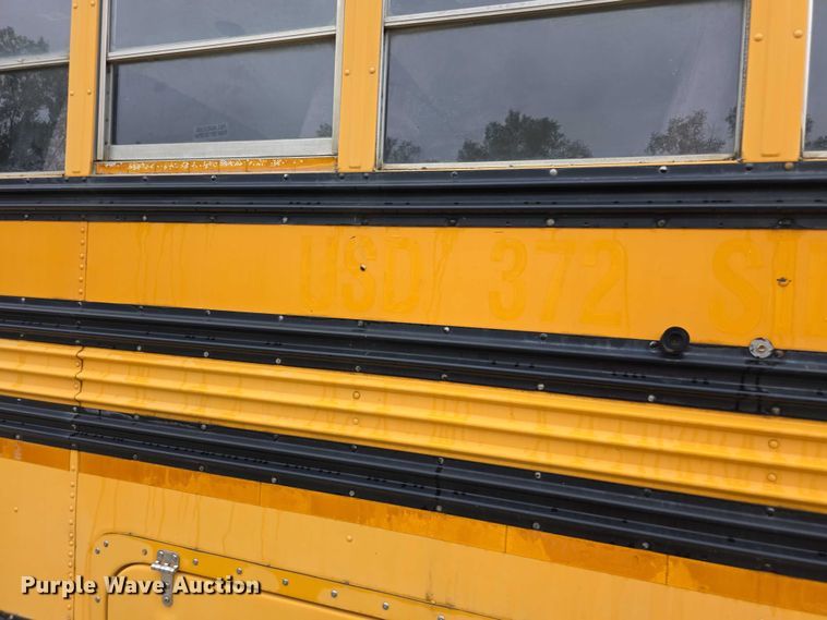 image for item FI0612 2003 International 3800 school bus