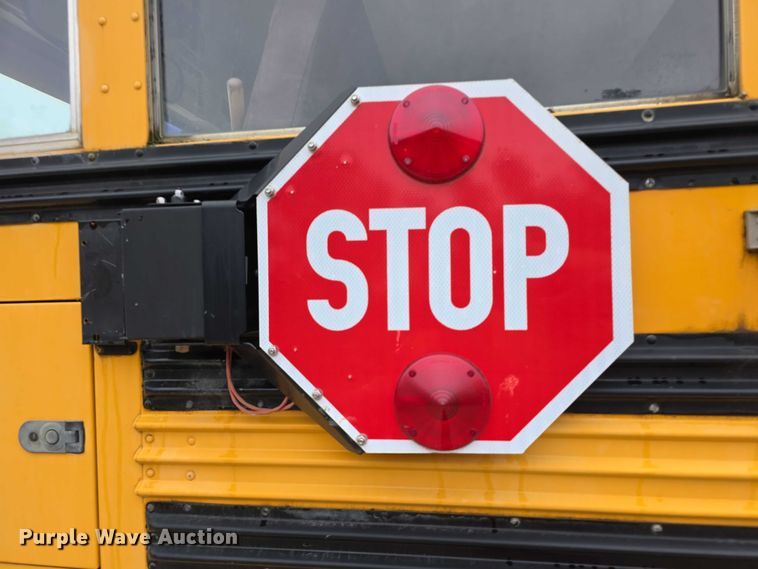 image for item FI0612 2003 International 3800 school bus