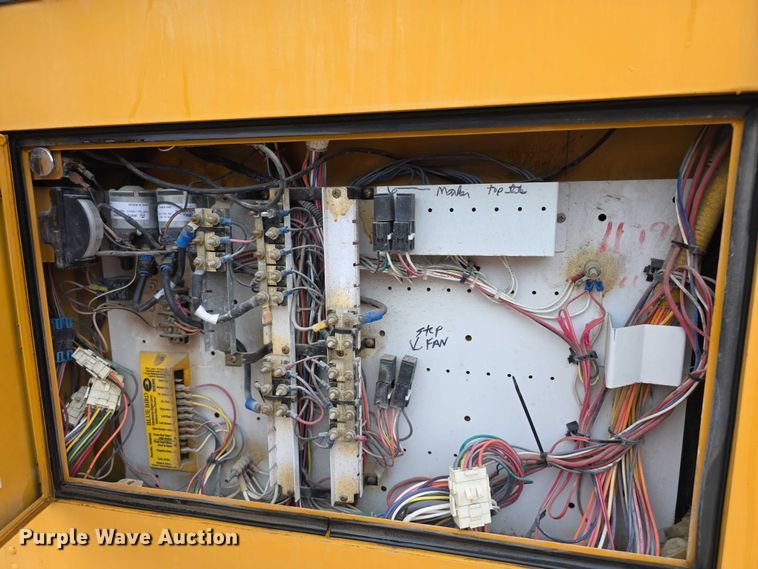 image for item FI0612 2003 International 3800 school bus