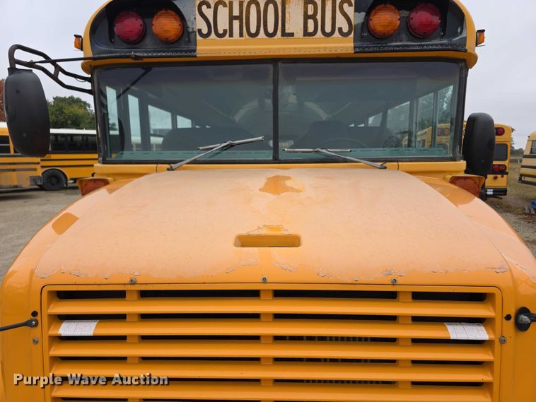 image for item FI0612 2003 International 3800 school bus