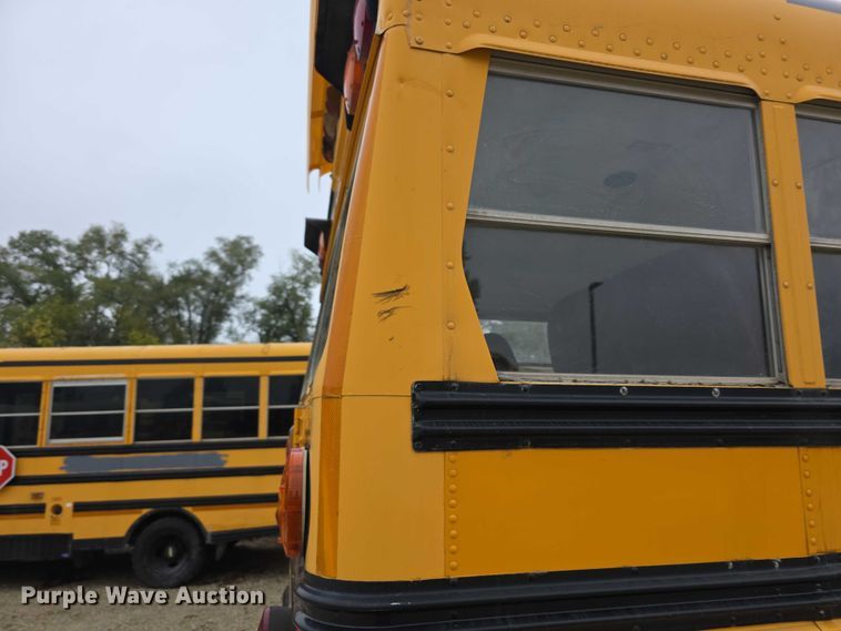 image for item FI0612 2003 International 3800 school bus