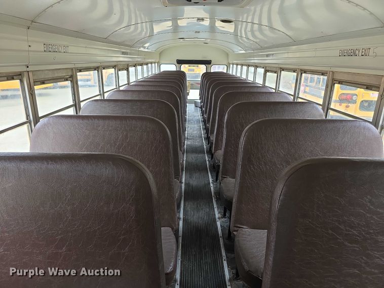 image for item FI0612 2003 International 3800 school bus