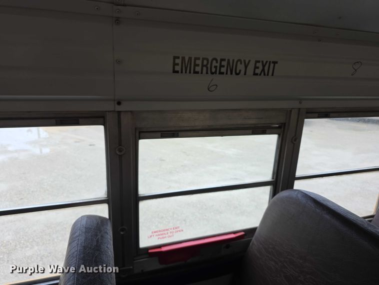 image for item FI0612 2003 International 3800 school bus