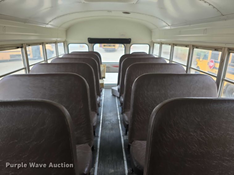 image for item FI0612 2003 International 3800 school bus