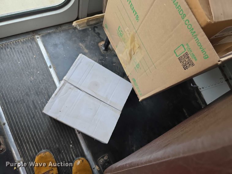 image for item FI0612 2003 International 3800 school bus