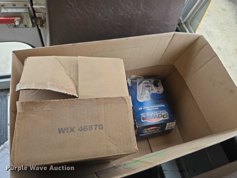 image for item FI0612 2003 International 3800 school bus