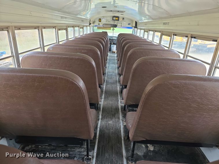 image for item FI0612 2003 International 3800 school bus