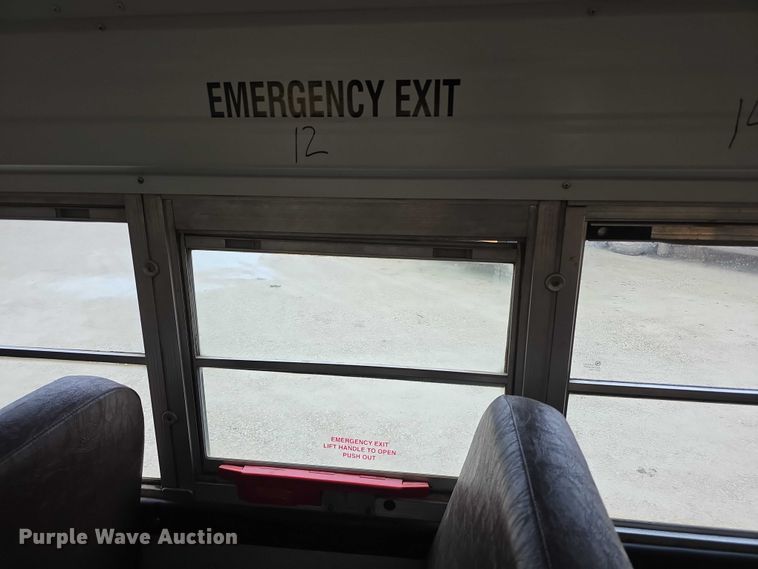 image for item FI0612 2003 International 3800 school bus