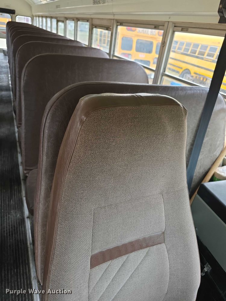 image for item FI0612 2003 International 3800 school bus