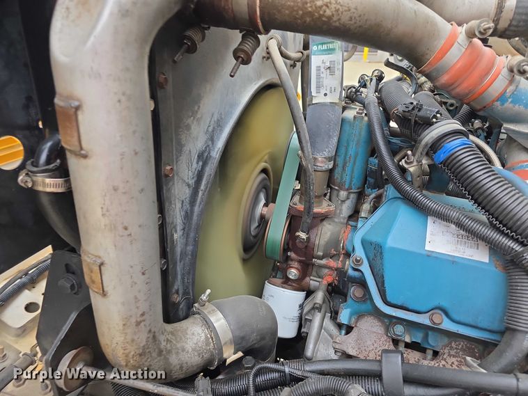 image for item FI0612 2003 International 3800 school bus