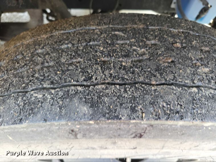 image for item FI0612 2003 International 3800 school bus