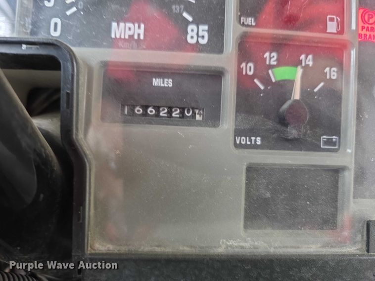 image for item FI0612 2003 International 3800 school bus