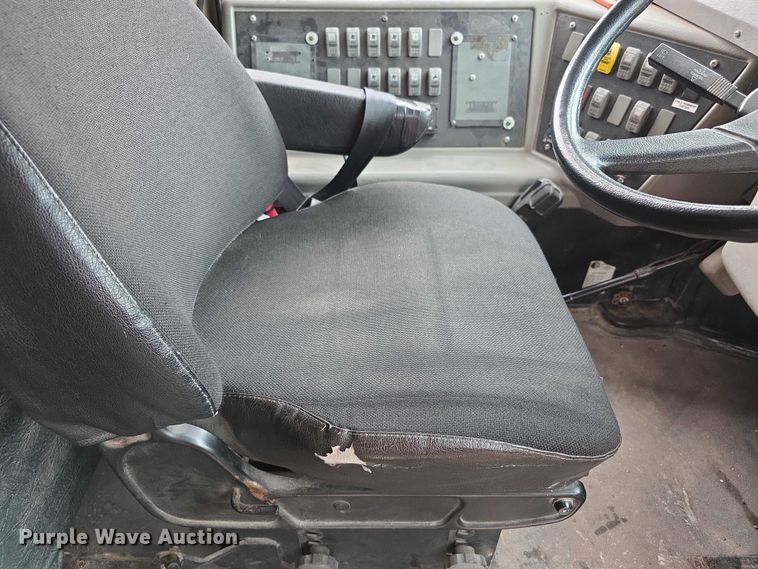 image for item FI0613 2003 Freightliner  FS65 school bus