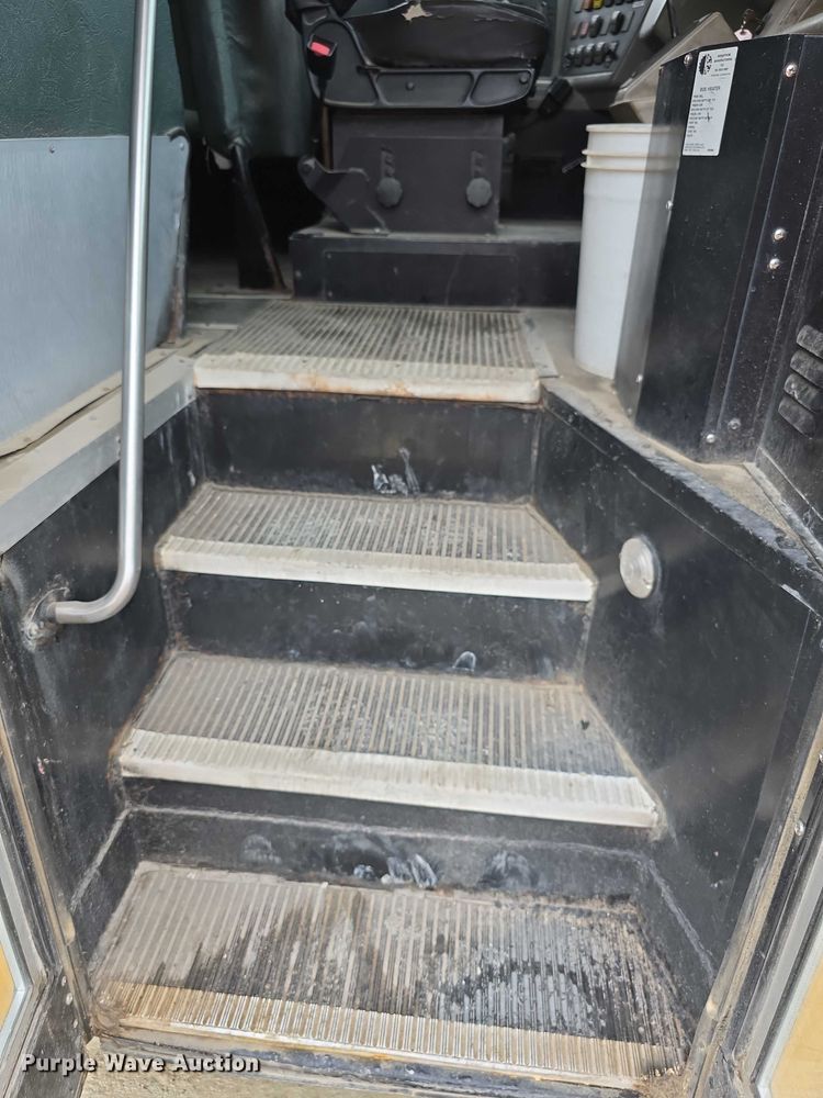 image for item FI0613 2003 Freightliner  FS65 school bus